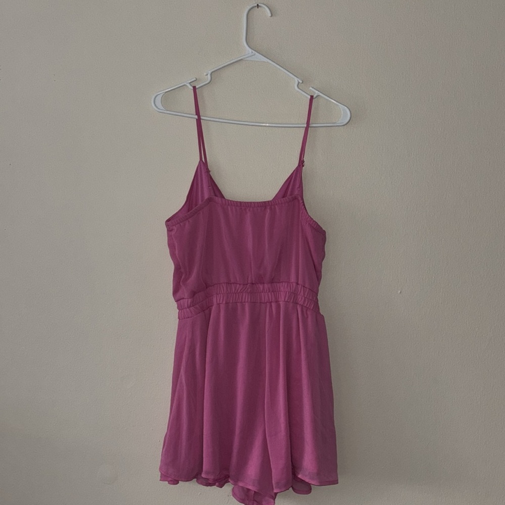 Francesca’s Hot Pink Romper - Picture 4 of 4